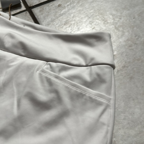 NWT Adidas Women's Ultimate365 Printed‎ Primegreen Golf Skort - Picture 4 of 11